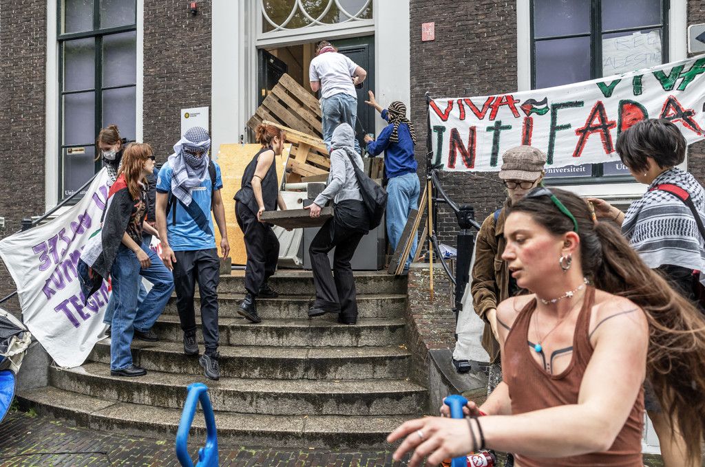 Anti-Israël-demonstranten bezetten Universiteit Utrecht