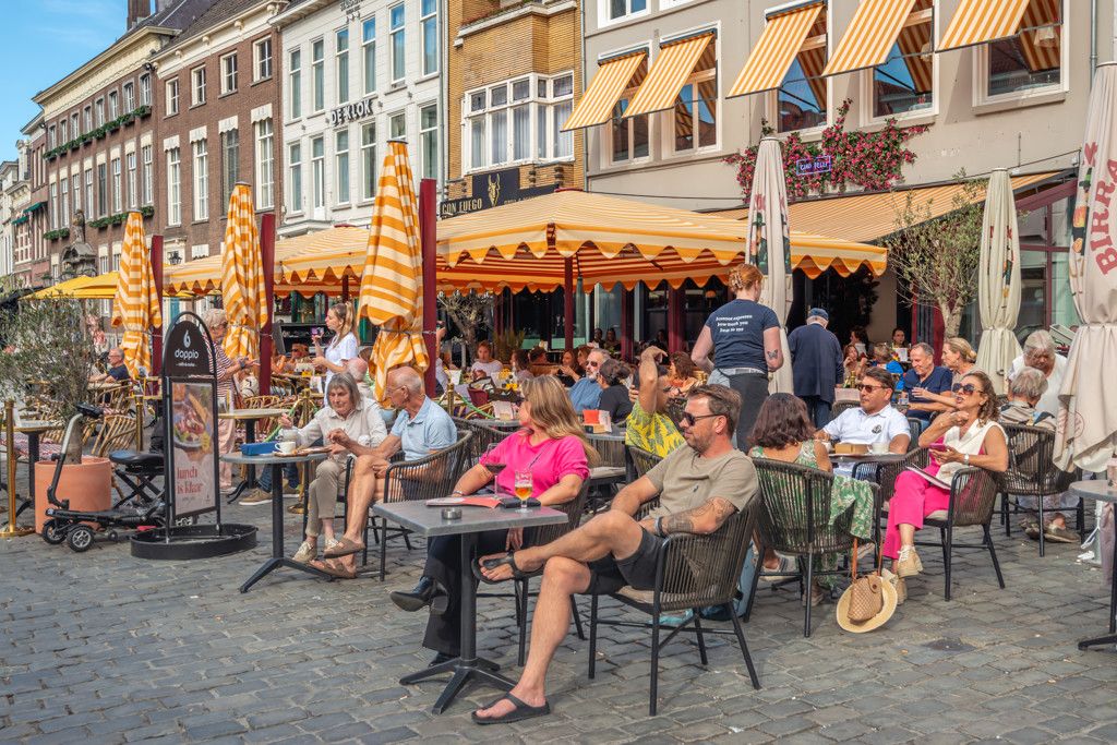 terras in de binnenstad van breda