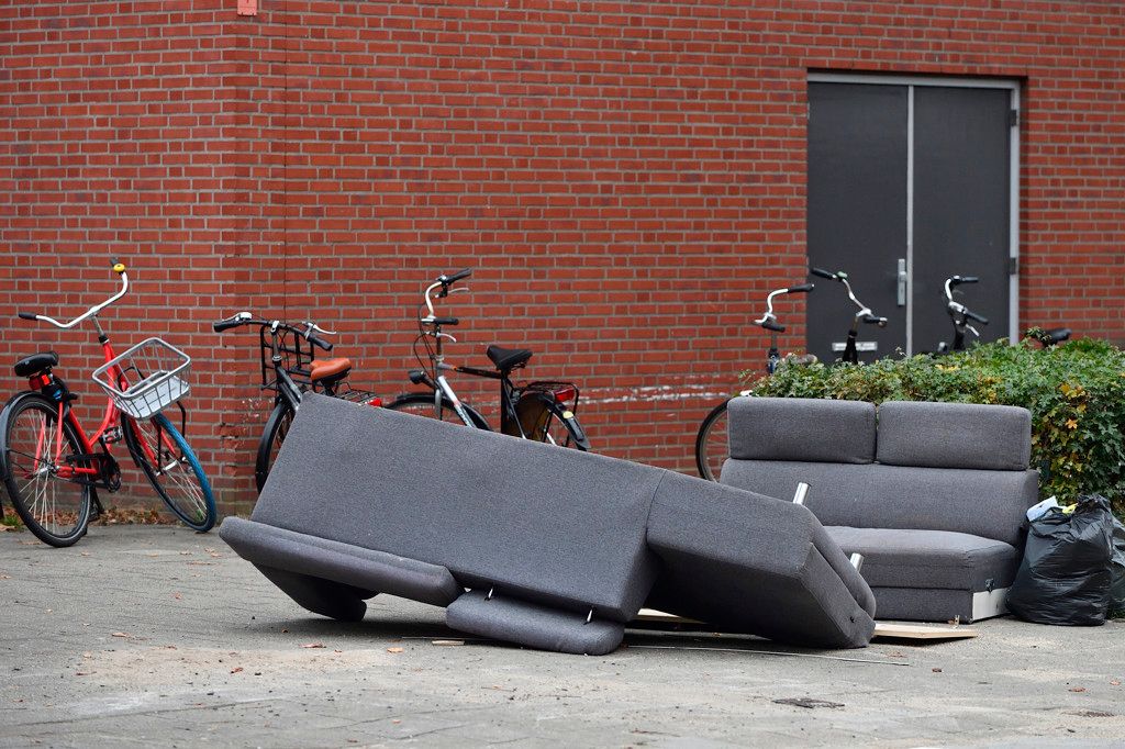 een wonderbaarlijk bankstel dat niet meer zo zalig zit