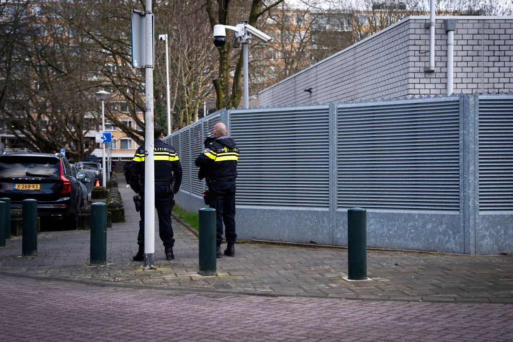 politie bewaakt joodse school in amsterdam