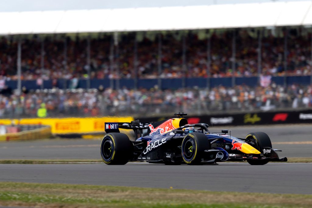 verstappen op silverstone