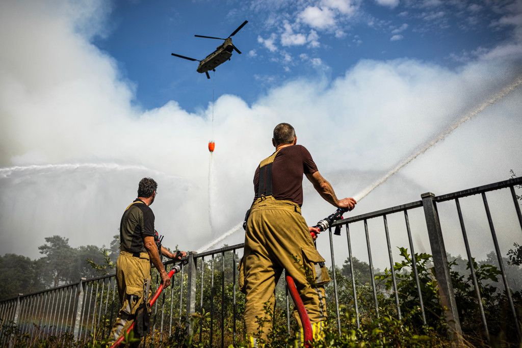 Chinook blus bosbrand in Limburg