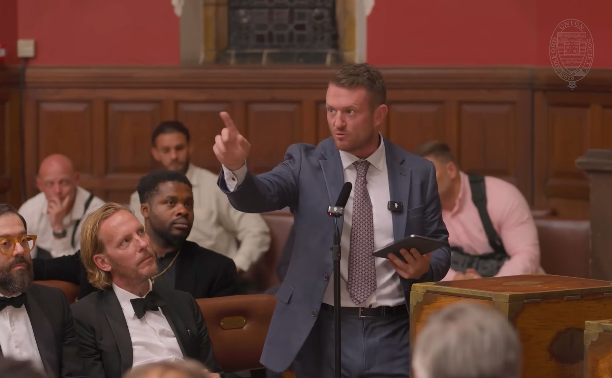 Tommy Robinson in debat in Oxford